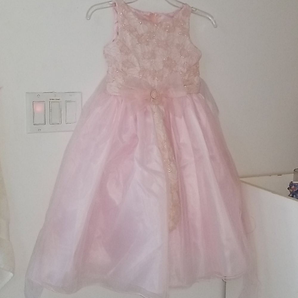 Girls dress, never worn